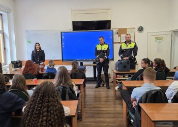 Alegerile de azi, consecințele de mâine – Polițiștii maramureșeni, în dialog cu liceenii din Sighetu Marmației