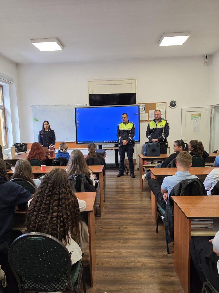 Alegerile de azi, consecințele de mâine – Polițiștii maramureșeni, în dialog cu liceenii din Sighetu Marmației