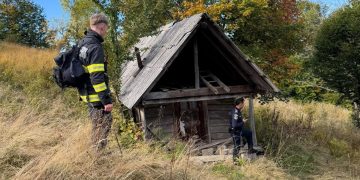 A tăiat brățara de monitorizare și a fugit – Bărbatul condamnat la 8 ani și 8 luni pentru viol, căutat în continuare