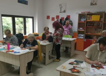 Culorile toamnei, transformate în artă de senioarele de la Centrul „Rivulus Pueris”