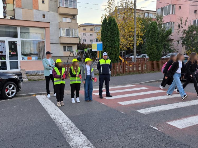 Patrulele școlare, în prima linie a siguranței rutiere pentru copiii din Maramureș