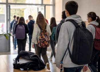 Măsuri dure în școli, după atacul cu cuțitul din Bistrița – Ministrul Educației: „Ne gândim la controlul rucsacului copilului”
