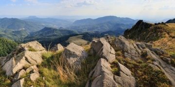 Drumeție pe Igniș de Ziua Internațională a Geodiversității – Muzeul de Mineralogie invită iubitorii de natură la o nouă aventură