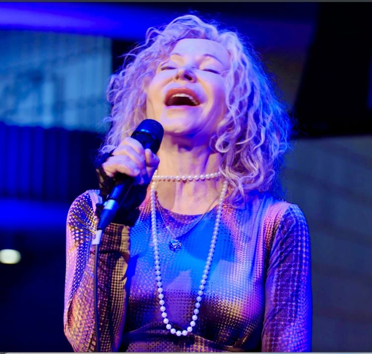 Concert extraordinar cu Lenka Lichtenberg, la Școala de Muzică din Sighetu Marmației