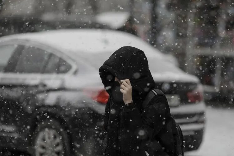 ANM a emis o informare meteo – Ploi, vânt puternic și ninsori la munte în următoarele zile