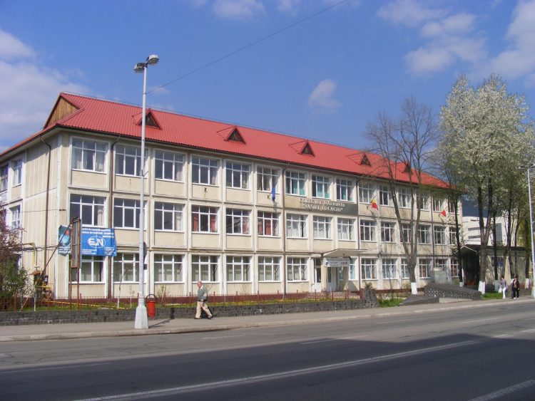 182 de candidați vor să conducă școlile din Maramureș. Marți începe concursul pentru directori