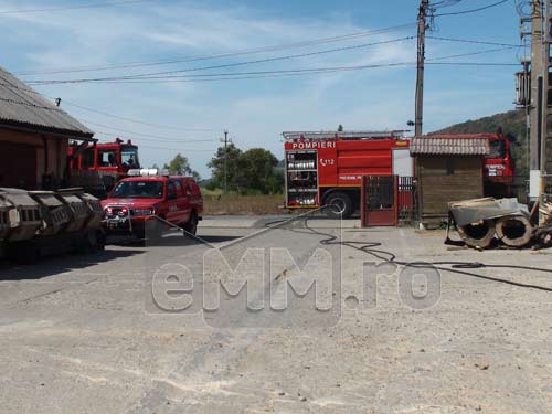 INCENDIU - Foc intr-o tamplarie din Cicarlau